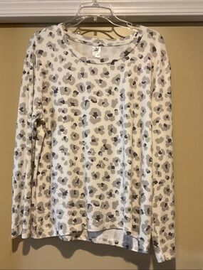 NWT This & That Women's Long Sleeve Leopard Print pajama top XL